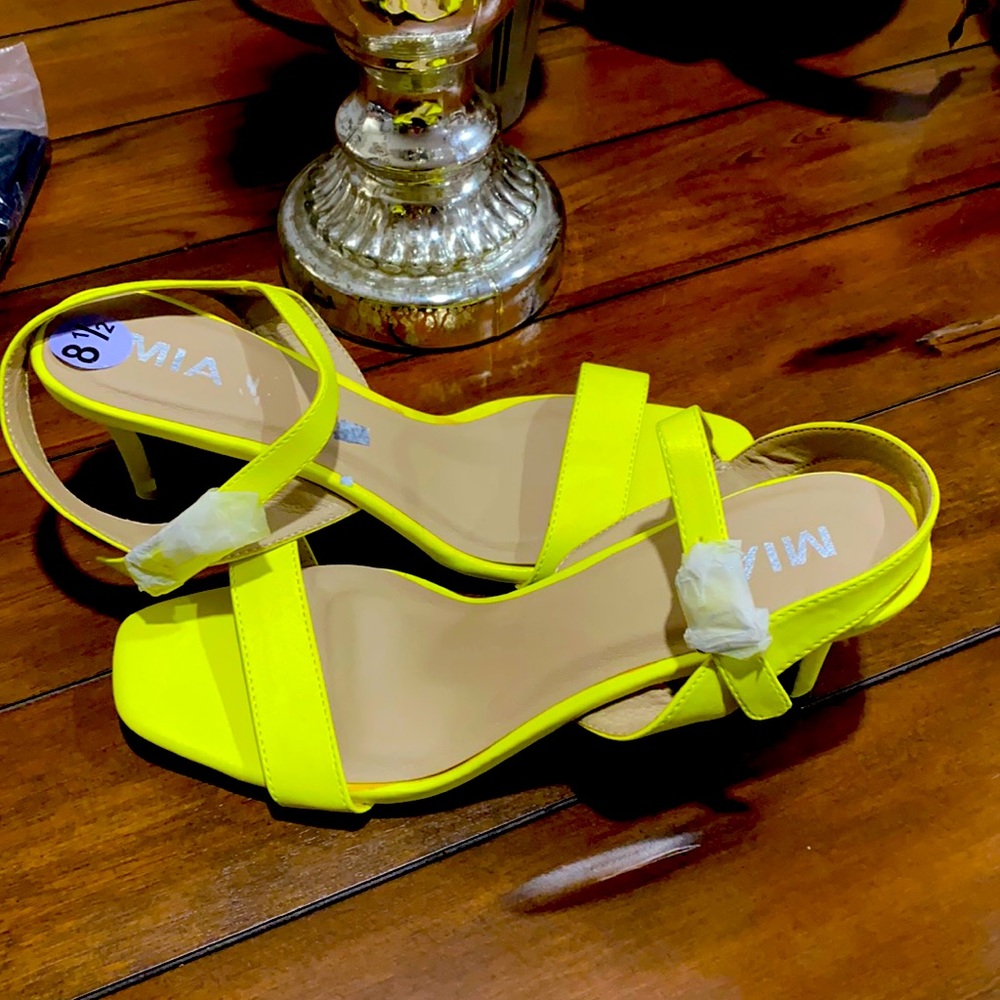 Mia Green/Yellow Neon sandals